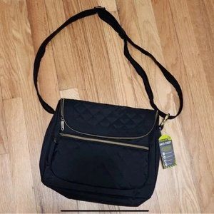 Black Travelon Anti-Theft Quilted Crossbody Pocketbook
